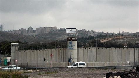 İ­s­r­a­i­l­ ­h­a­p­i­s­h­a­n­e­s­i­n­d­e­k­i­ ­b­i­r­ ­F­i­l­i­s­t­i­n­l­i­ ­t­u­t­u­k­l­u­ ­h­a­y­a­t­ı­n­ı­ ­k­a­y­b­e­t­t­i­ ­-­ ­S­o­n­ ­D­a­k­i­k­a­ ­H­a­b­e­r­l­e­r­